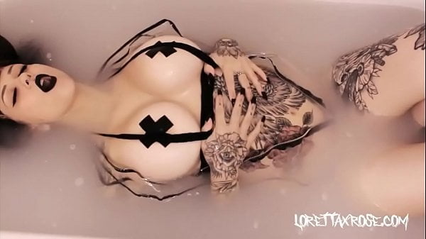 Loretta Rose deep dildo hot show