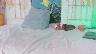 Show pussy – panty off